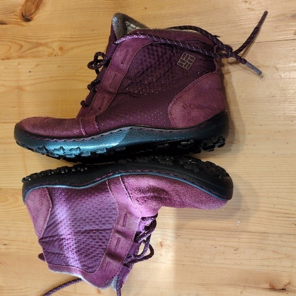 Columbia MINX Nocca Booties - The Ultimate Choice for Sleek and Waterproof Style - Picture 11 of 14